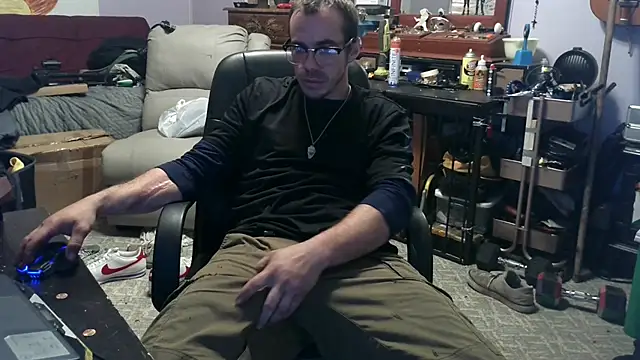 ScubaStevex online show from 11-02-25, 04:23