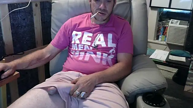 Snapshot of ScubaStevex chatting on 10-09-25, 12:38 ScubaStevex online show from 10-09-25, 12:38