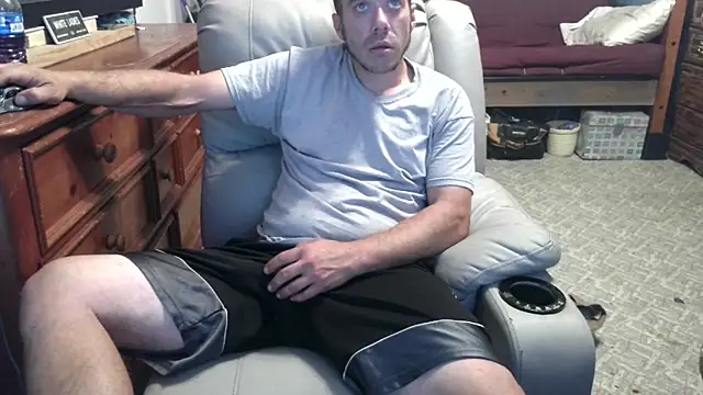Snapshot of ScubaStevex chatting on 09-30-25, 07:14 ScubaStevex online show from 09-30-25, 07:14