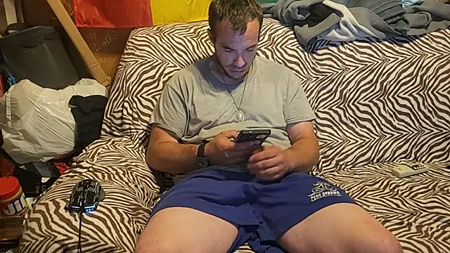 Snapshot of ScubaStevex chatting on 06-17-26, 11:47 ScubaStevex online show from 06-17-26, 11:47