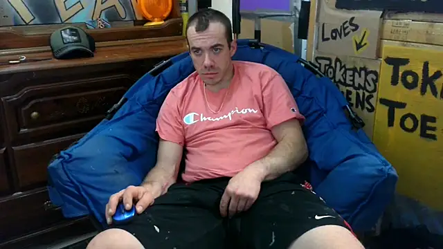 Snapshot of ScubaStevex chatting on 02-13-25, 03:35 ScubaStevex online show from 02-13-25, 03:35