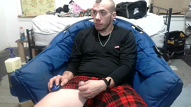Snapshot of ScubaStevex chatting on 02-25-25, 06:25 ScubaStevex online show from 02-25-25, 06:25