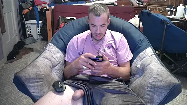 Snapshot of ScubaStevex chatting on 09-08-25, 09:25 ScubaStevex online show from 09-08-25, 09:25
