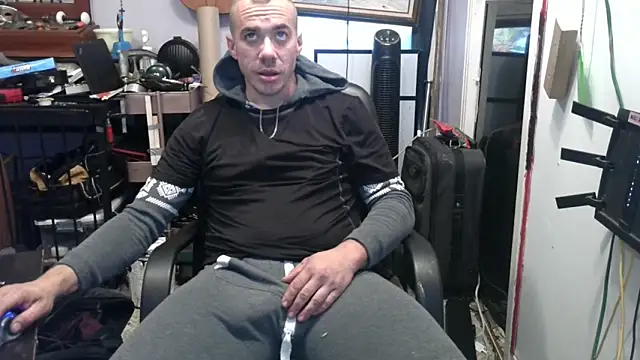 ScubaStevex online show from 11-07-25, 04:22