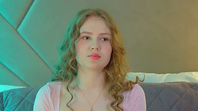 Snapshot of SelinSwarovski chatting on 03-14-26, 04:13 SelinSwarovski online show from 03-14-26, 04:13