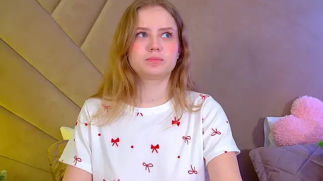 SelinSwarovski online show from 12-14-25, 04:34