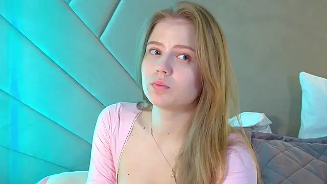 Snapshot of SelinSwarovski chatting on 03-16-26, 03:37 SelinSwarovski online show from 03-16-26, 03:37