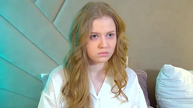 Snapshot of SelinSwarovski chatting on 04-03-26, 04:24 SelinSwarovski online show from 04-03-26, 04:24