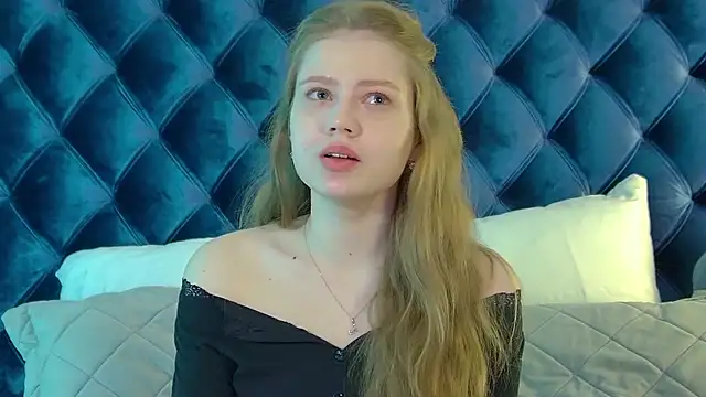 Snapshot of SelinSwarovski chatting on 04-14-26, 03:50 SelinSwarovski online show from 04-14-26, 03:50