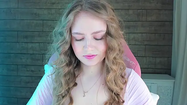 Snapshot of SelinSwarovski chatting on 03-13-26, 04:01 SelinSwarovski online show from 03-13-26, 04:01