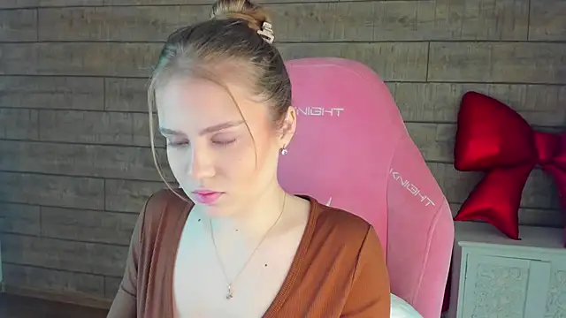 SelinSwarovski online show from 02-26-26, 04:29