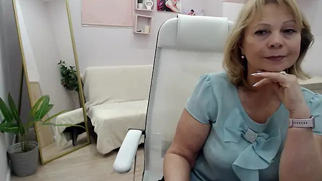Snapshot of Milla_Cutie18 chatting on 02-27-25, 12:01 Milla Cutie18 online show from 02-27-25, 12:01