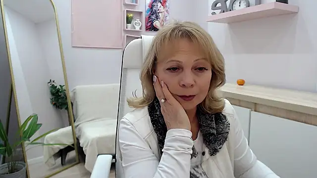 Snapshot of Milla_Cutie18 chatting on 03-05-25, 12:11 Milla Cutie18 online show from 03-05-25, 12:11