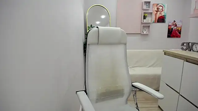 Snapshot of Milla_Cutie18 chatting on 04-22-26, 06:20 Milla Cutie18 online show from 04-22-26, 06:20