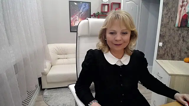 Snapshot of Milla_Cutie18 chatting on 03-17-25, 11:53 Milla Cutie18 online show from 03-17-25, 11:53