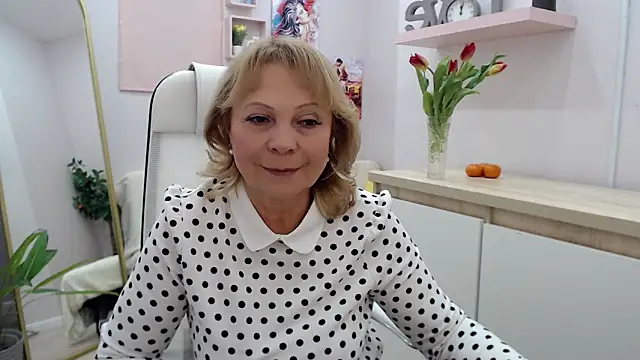 Snapshot of Milla_Cutie18 chatting on 03-06-25, 06:30 Milla Cutie18 online show from 03-06-25, 06:30