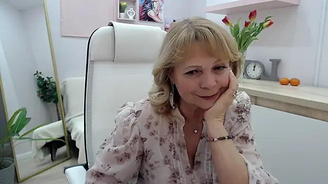 Snapshot of Milla_Cutie18 chatting on 03-06-25, 12:41 Milla Cutie18 online show from 03-06-25, 12:41