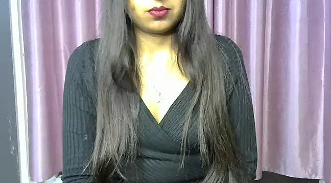 Snapshot of Qunee_lela chatting on 01-13-25, 10:13 Qunee lela online show from 01-13-25, 10:13