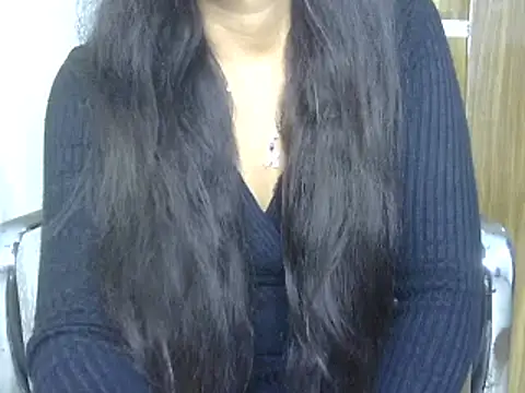 Snapshot of Qunee_lela chatting on 12-19-24, 08:44 Qunee lela online show from 12-19-24, 08:44
