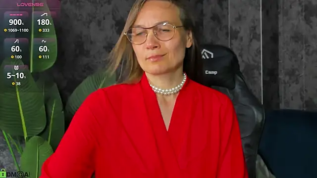 Snapshot of Lillian_White chatting on 06-22-26, 12:49 Lillian White online show from 06-22-26, 12:49