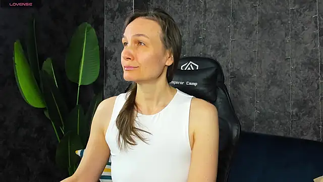 Lillian White online show from 04-13-26, 12:58