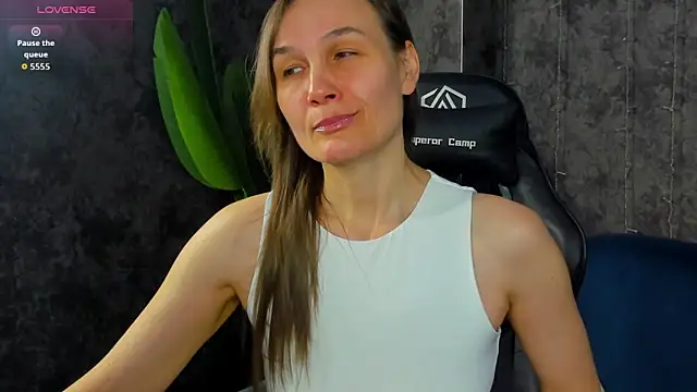 Lillian White online show from 04-04-26, 01:01