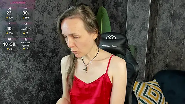 Snapshot of Lillian_White chatting on 05-12-26, 01:02 Lillian White online show from 05-12-26, 01:02