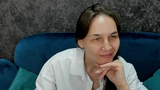 Snapshot of Lillian_White chatting on 03-10-25, 11:01 Lillian White online show from 03-10-25, 11:01