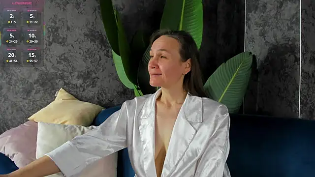 Lillian White online show from 12-01-25, 12:00