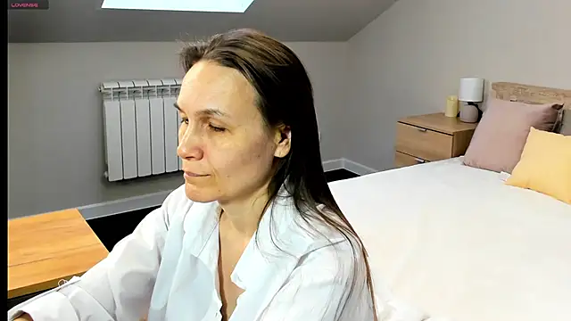 Snapshot of Lillian_White chatting on 02-22-25, 04:29 Lillian White online show from 02-22-25, 04:29