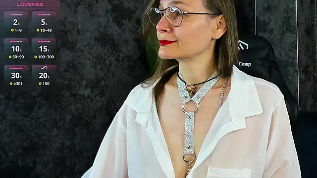 Snapshot of Lillian_White chatting on 05-19-26, 12:59 Lillian White online show from 05-19-26, 12:59