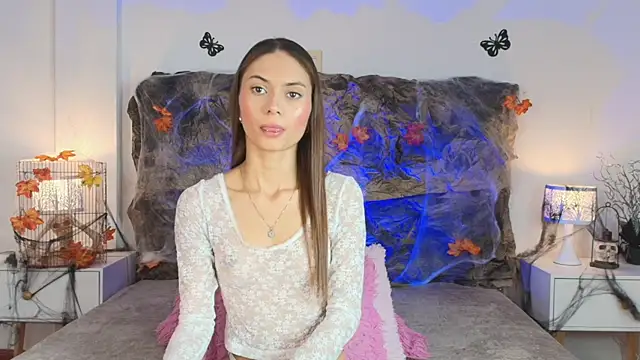 Snapshot of NicolMiller4 chatting on 10-22-25, 02:11 NicolMiller4 online show from 10-22-25, 02:11
