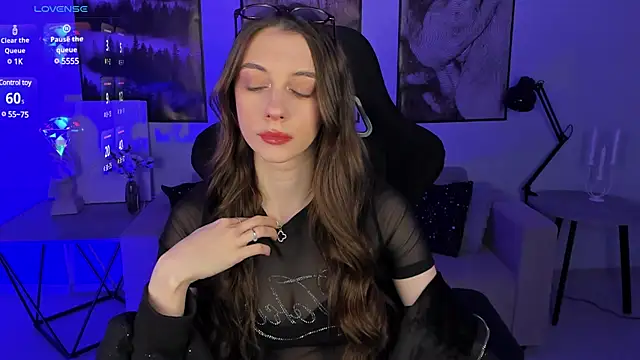 AveAngela online show from 03-20-25, 05:58