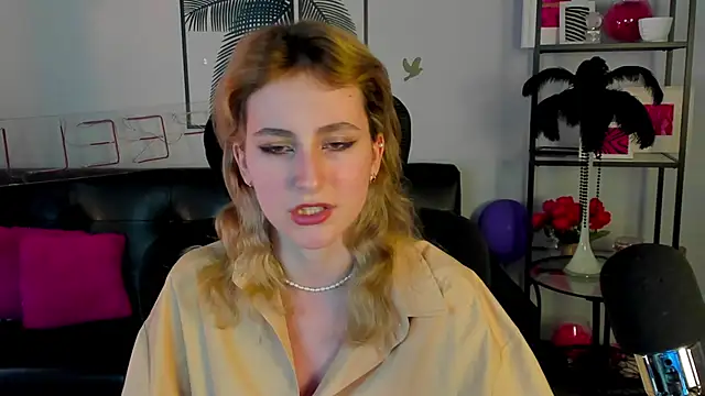 LuxRayi online show from 01-25-25, 09:35