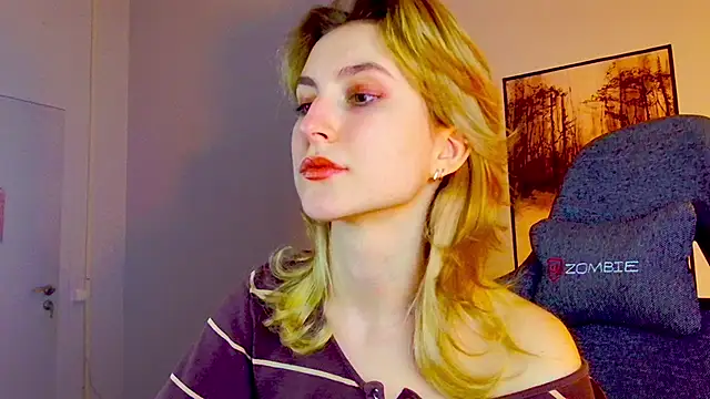 LuxRayi online show from 02-26-25, 05:53