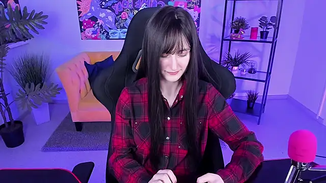 LuxRayi online show from 03-13-25, 08:54