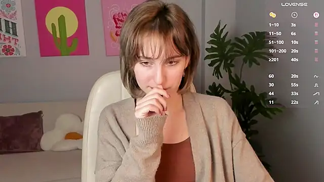 LuxRayi online show from 02-14-26, 05:40