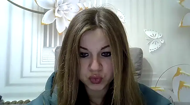Snapshot of TinaFun4u chatting on 02-19-25, 08:31 TinaFun4u online show from 02-19-25, 08:31