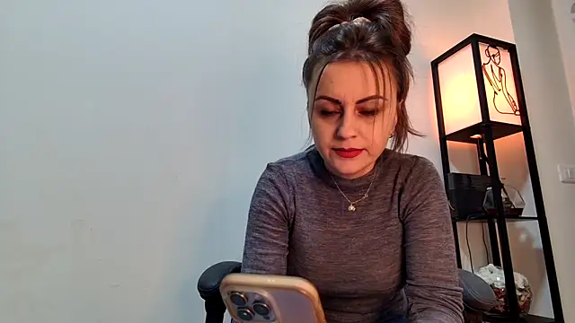 Eelleen online show from 03-26-26, 01:09