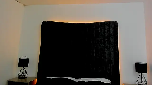 NataGarcia online show from 10-27-25, 03:35