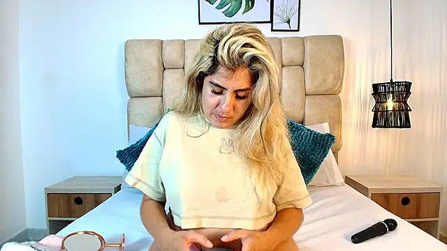 AdharaSmithh online show from 11-20-25, 07:25