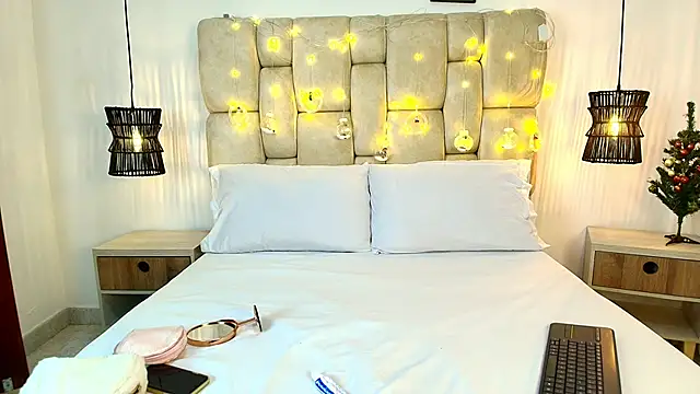 AdharaSmithh online show from 12-16-25, 07:29