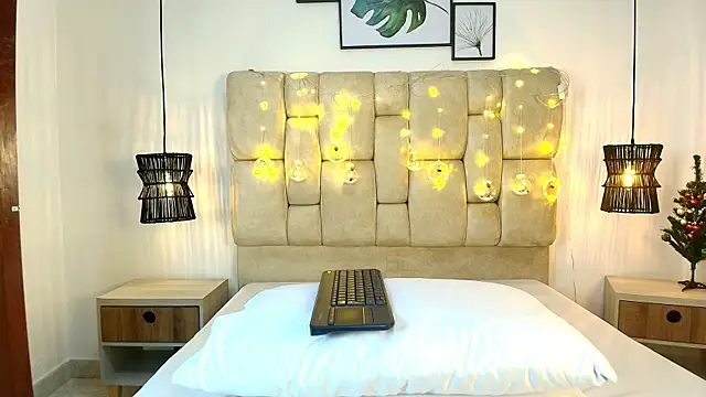 AdharaSmithh online show from 01-08-26, 07:09