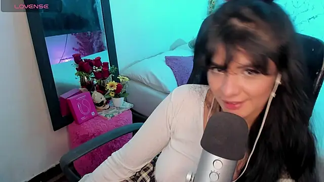 Snapshot of elissa_iris chatting on 06-27-26, 02:17 elissa iris online show from 06-27-26, 02:17