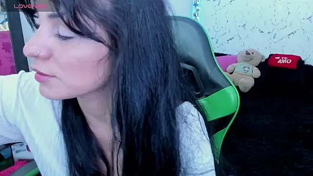 elissa iris online show from 04-17-26, 02:36