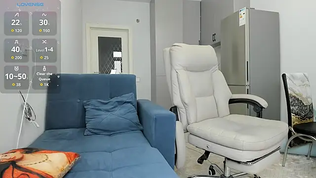 Snapshot of alina_dream chatting on 10-21-25, 10:03 alina dream online show from 10-21-25, 10:03