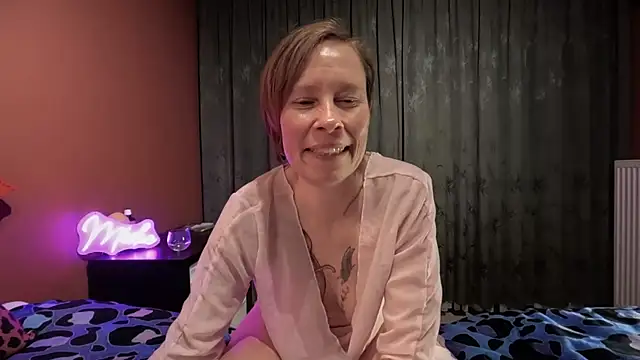 Snapshot of SexyExclusiveflower chatting on 10-17-25, 07:04 SexyExclusiveflower online show from 10-17-25, 07:04