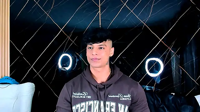 Owen Muzcle online show from 11-01-25, 03:24