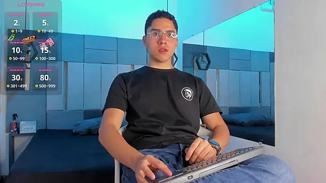 Snapshot of LiamNovak chatting on 11-30-25, 11:44 LiamNovak online show from 11-30-25, 11:44