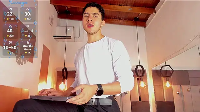 Snapshot of LiamNovak chatting on 12-19-25, 11:56 LiamNovak online show from 12-19-25, 11:56